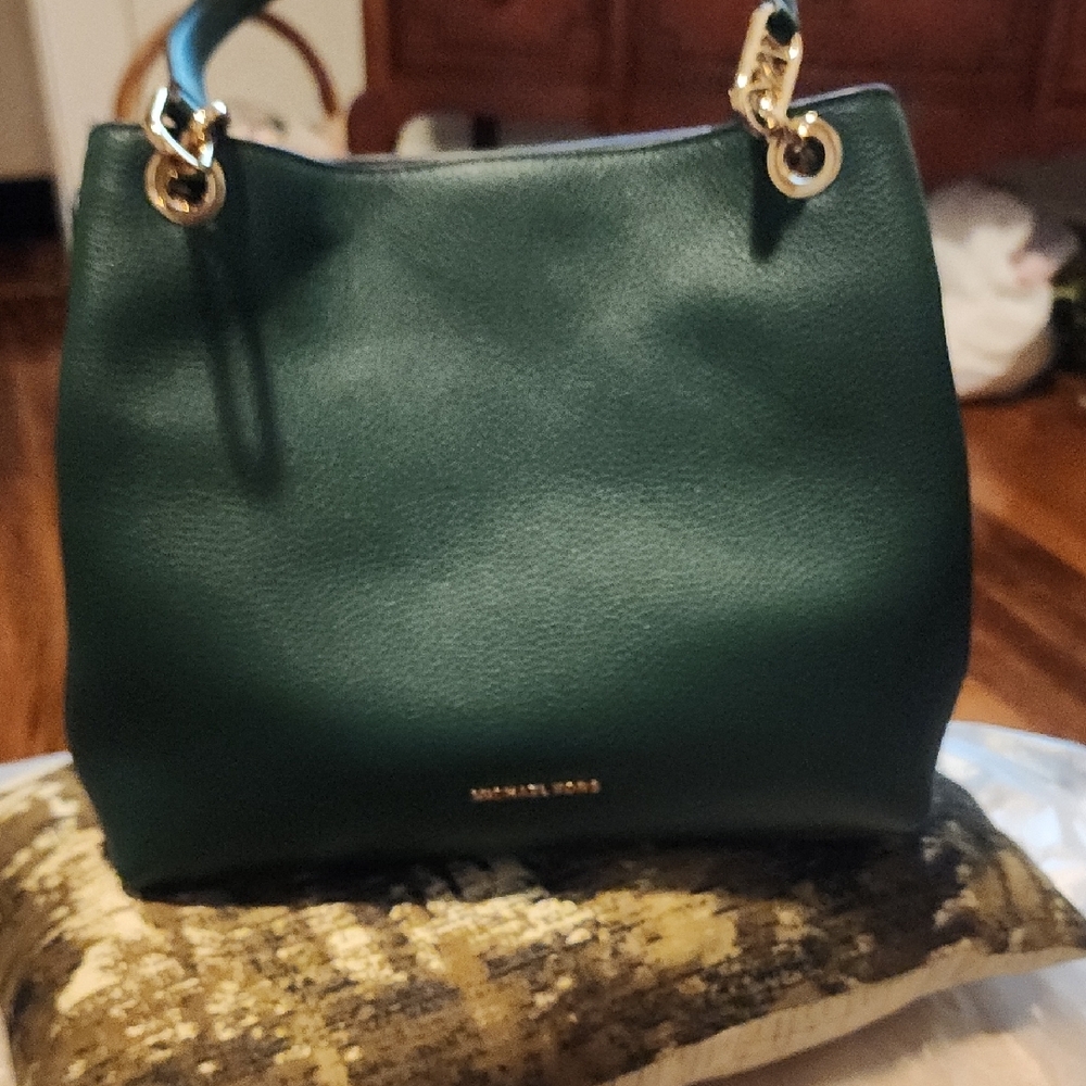 Michael Kors Green Shoulder Bag with Structured Design